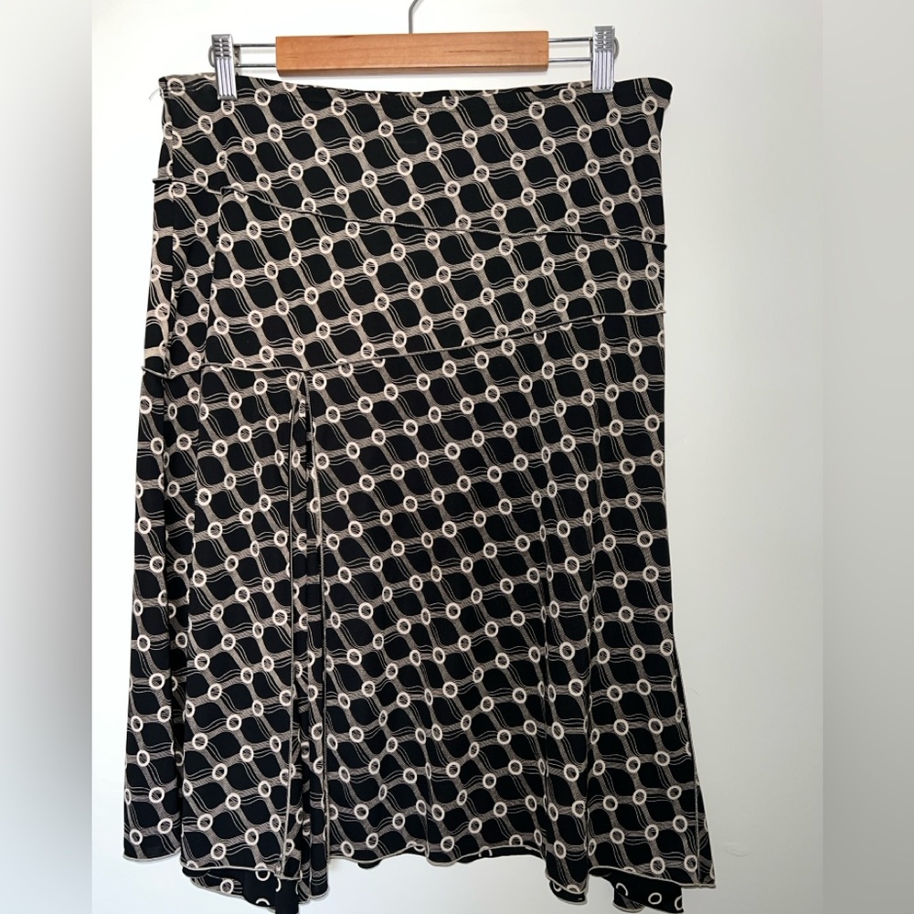 Max Studio Black and Cream Geometric A-Line Skirt